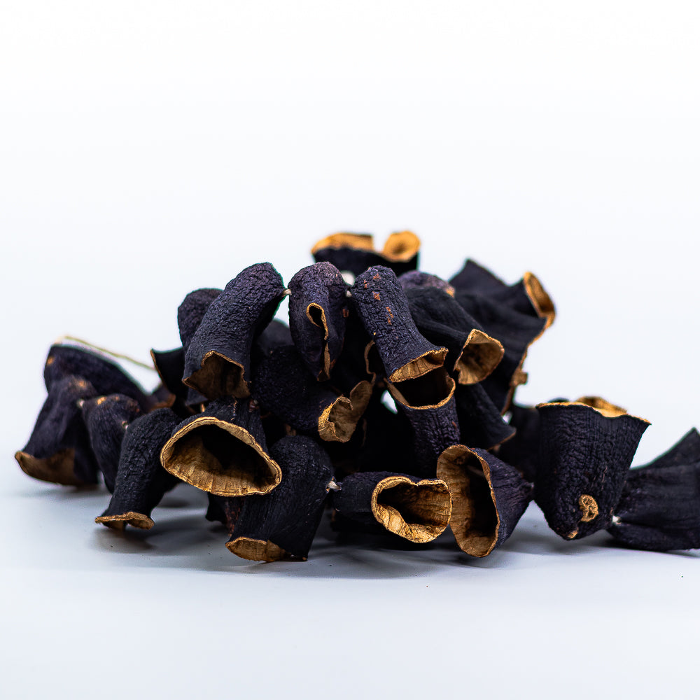 Kurutulmuş doğal siyah patlıcan dolmalık, ince yapılı ve aromatik lezzetli.