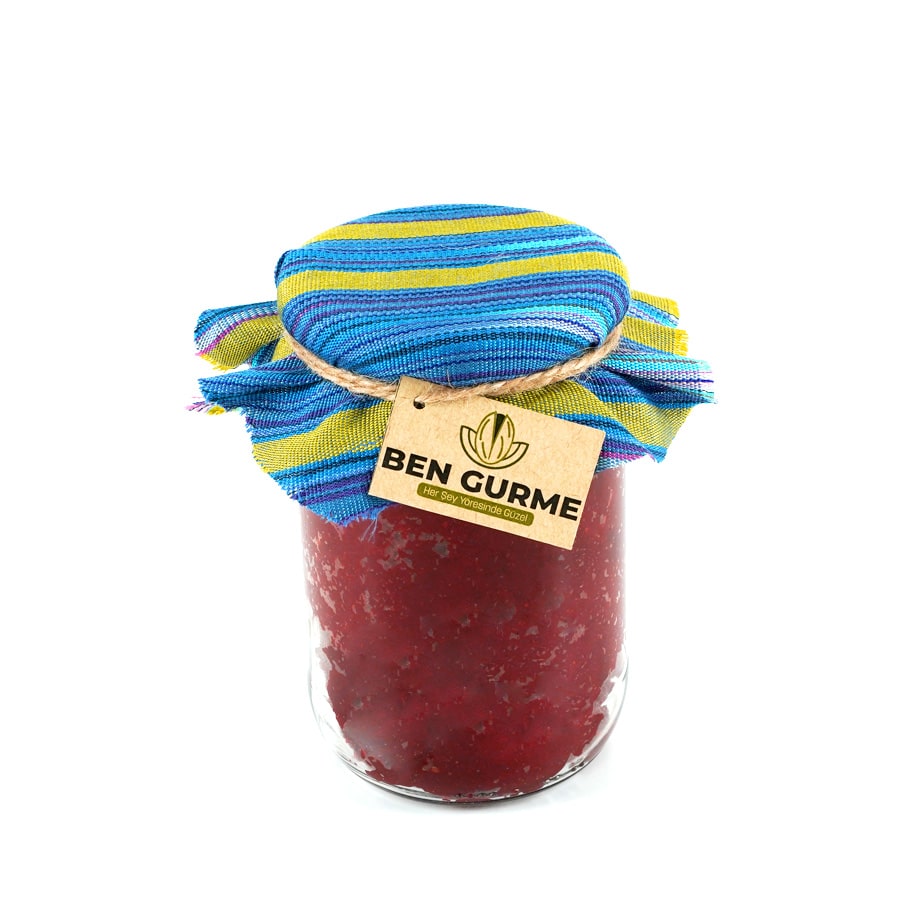 Geleneksel yöntemlerle üretilmiş Antep tatlı biber salçası