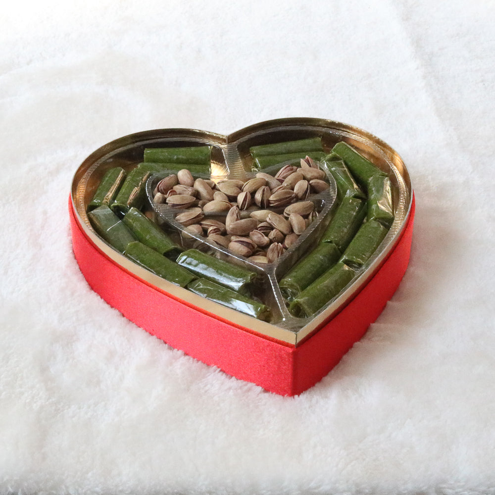 Kadife Kalpli Kutuda Fıstık Ezmesi ve Fıstık | Ben Gurme