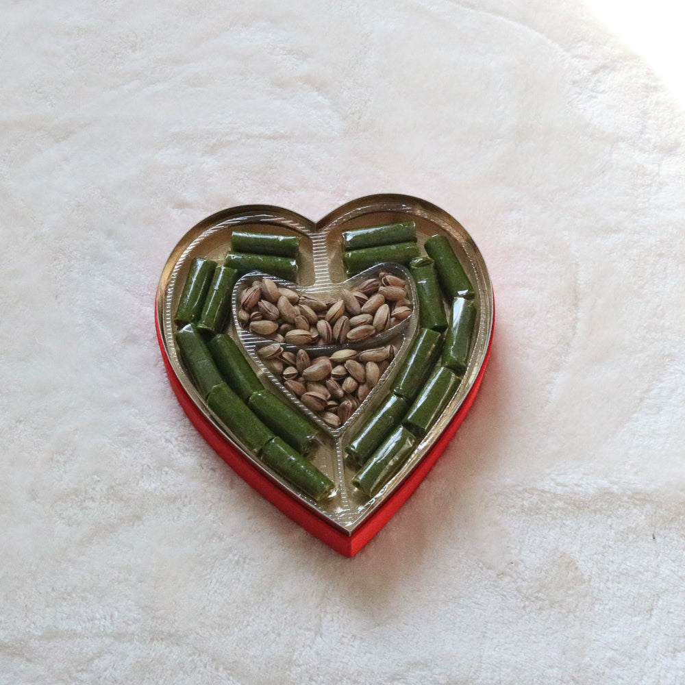 Kadife Kalpli Kutuda Fıstık Ezmesi ve Fıstık | Ben Gurme