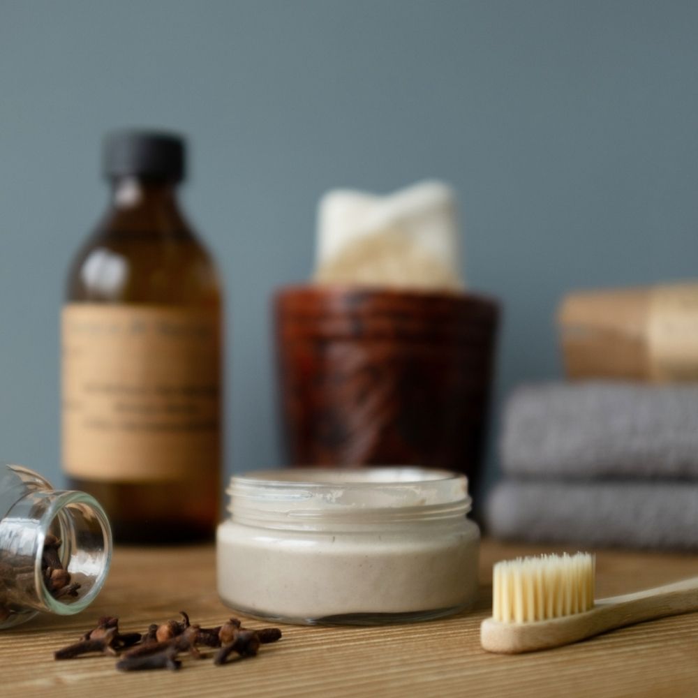 Organik Diş Macunu Kavanozda