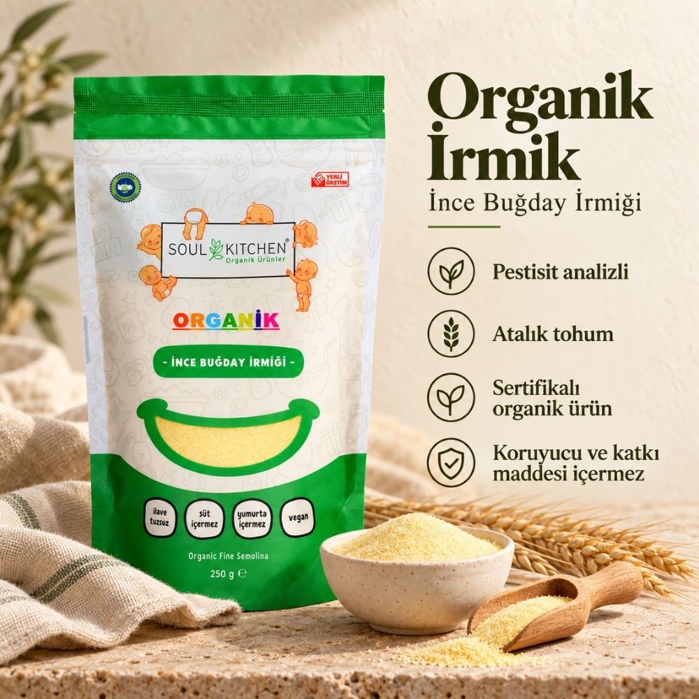 Soul Kitchen Organik İnce Buğday İrmiği 250 g, buğday başakları ve bir kase irmikle doğal taş zeminde