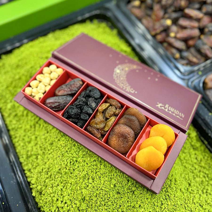 Ramazan Mini Hediye Kutusu ve içindeki hurma, kayısı, üzüm