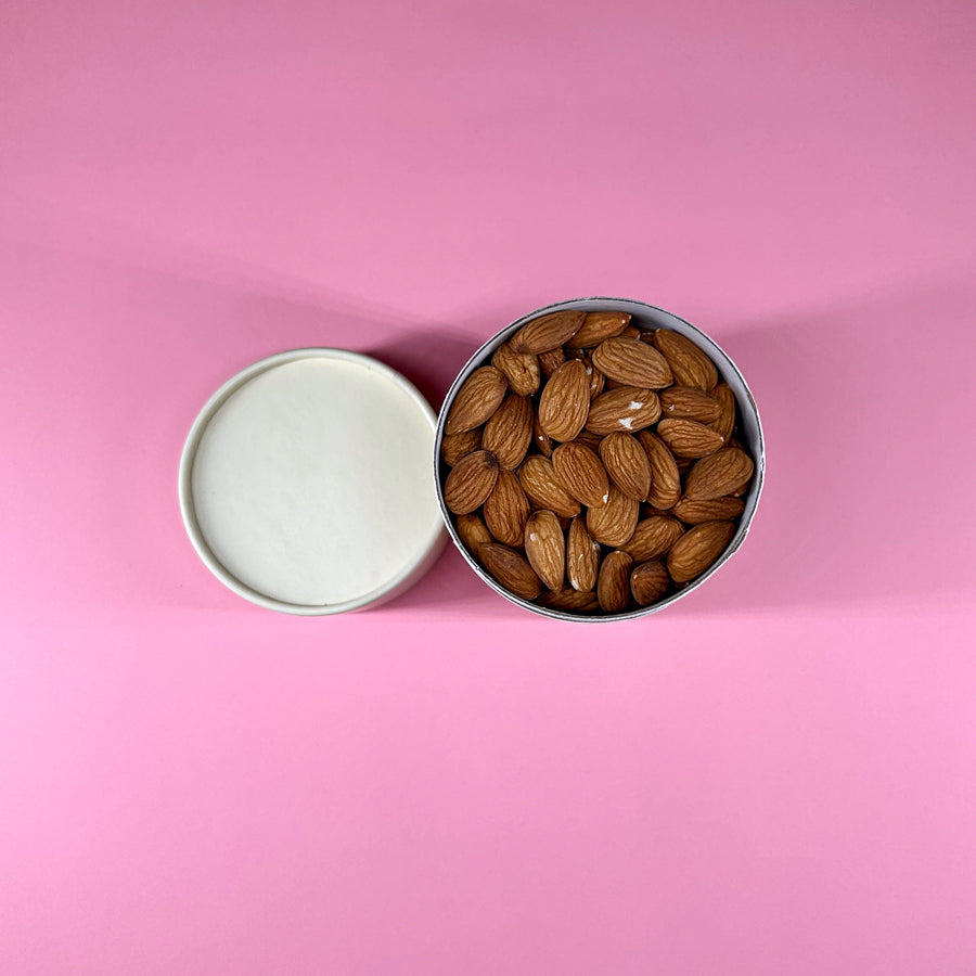 hediyelik silindir kutuda kuruyemiş